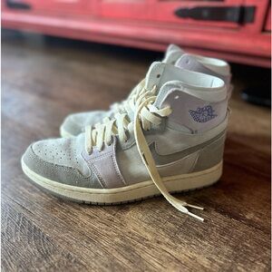 Women’s Nike shoes! Worn once!